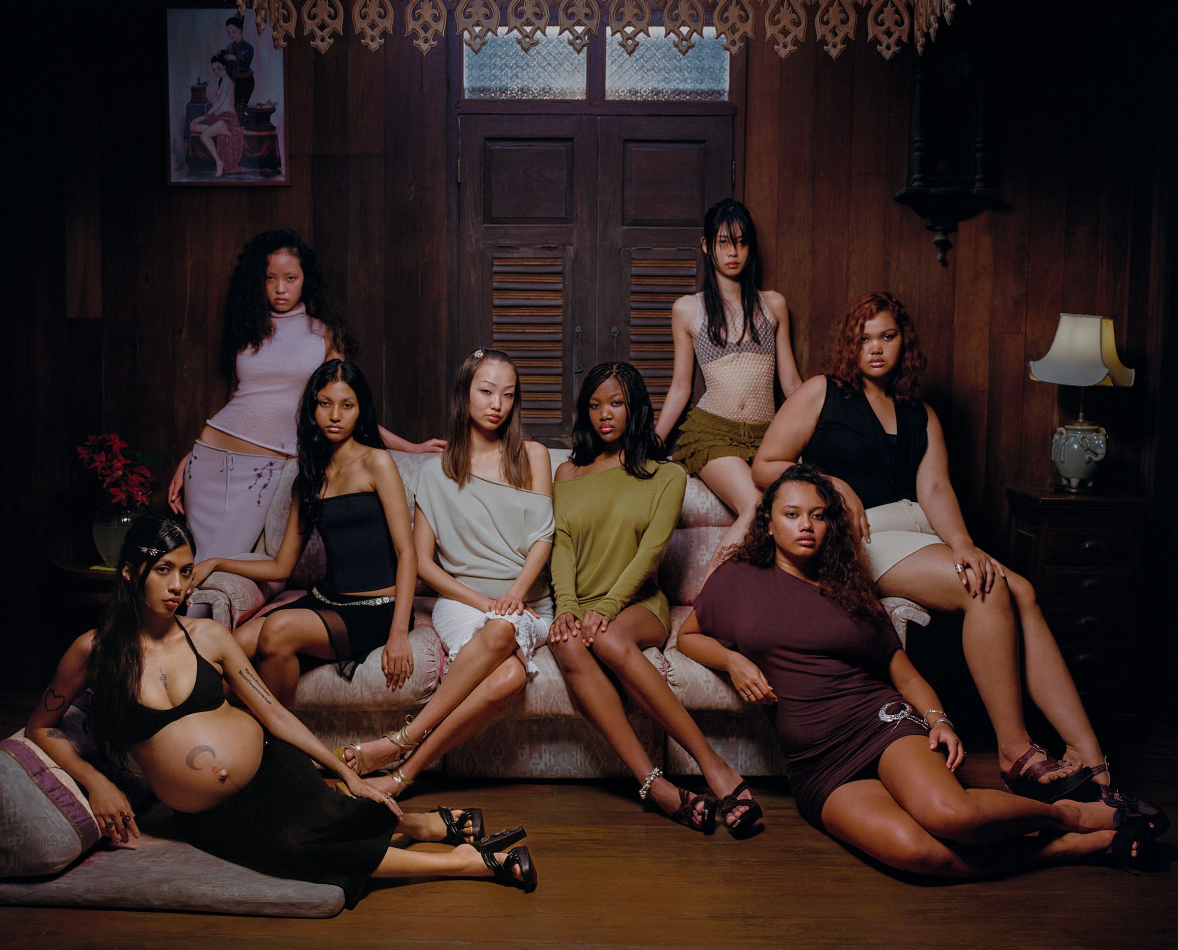 Tank Air SS24 ready-to-wear shot in Bangkok by Erika Kamano. Models in group prortrait in room.